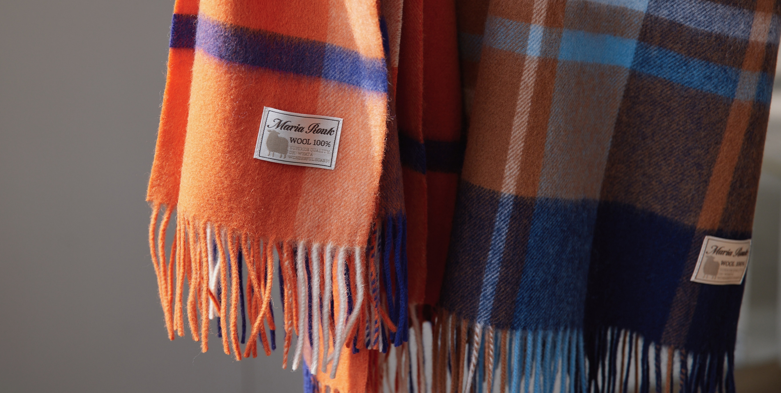 40年の歴史のあるメーカーがお届けするオリジナルブランドのマフラー・ストール