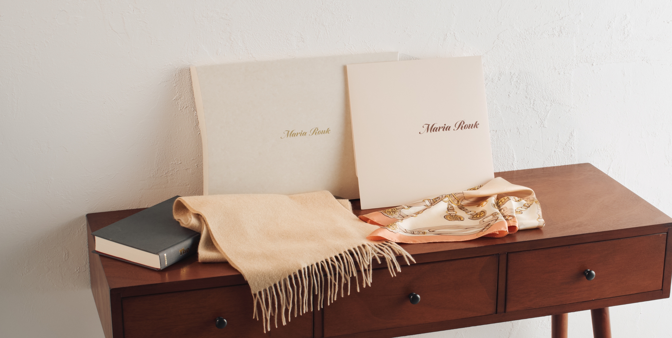 40年の歴史のあるメーカーがお届けするオリジナルブランドのマフラー・ストール