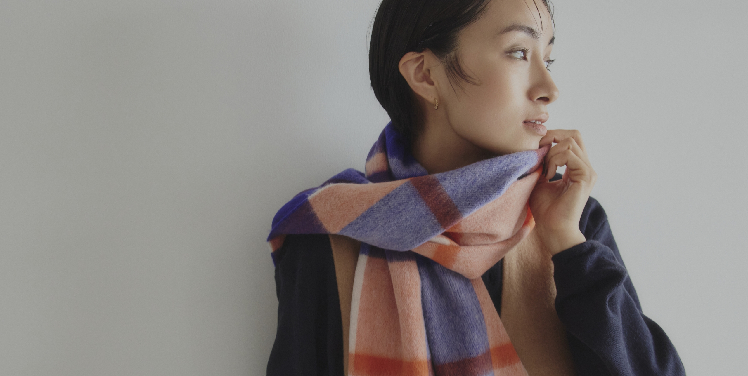 40年の歴史のあるメーカーがお届けするオリジナルブランドのマフラー・ストール