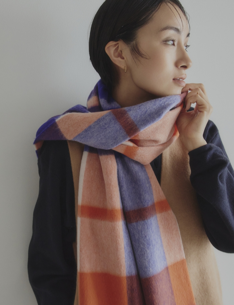 40年の歴史のあるメーカーがお届けするオリジナルブランドのマフラー・ストール