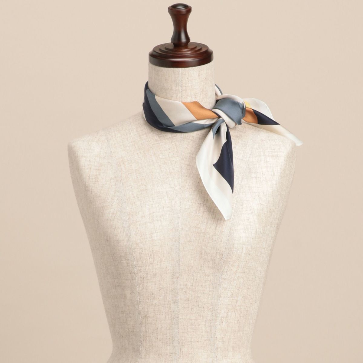  ランダムストライプスカーフ＜ネイビー＞　シルク100%　日本製