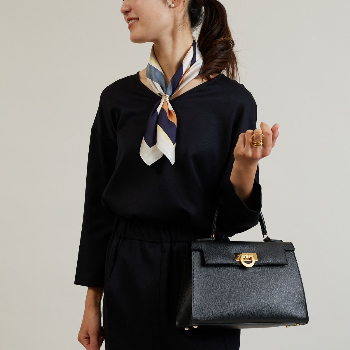  ランダムストライプスカーフ＜ネイビー＞　シルク100%　日本製