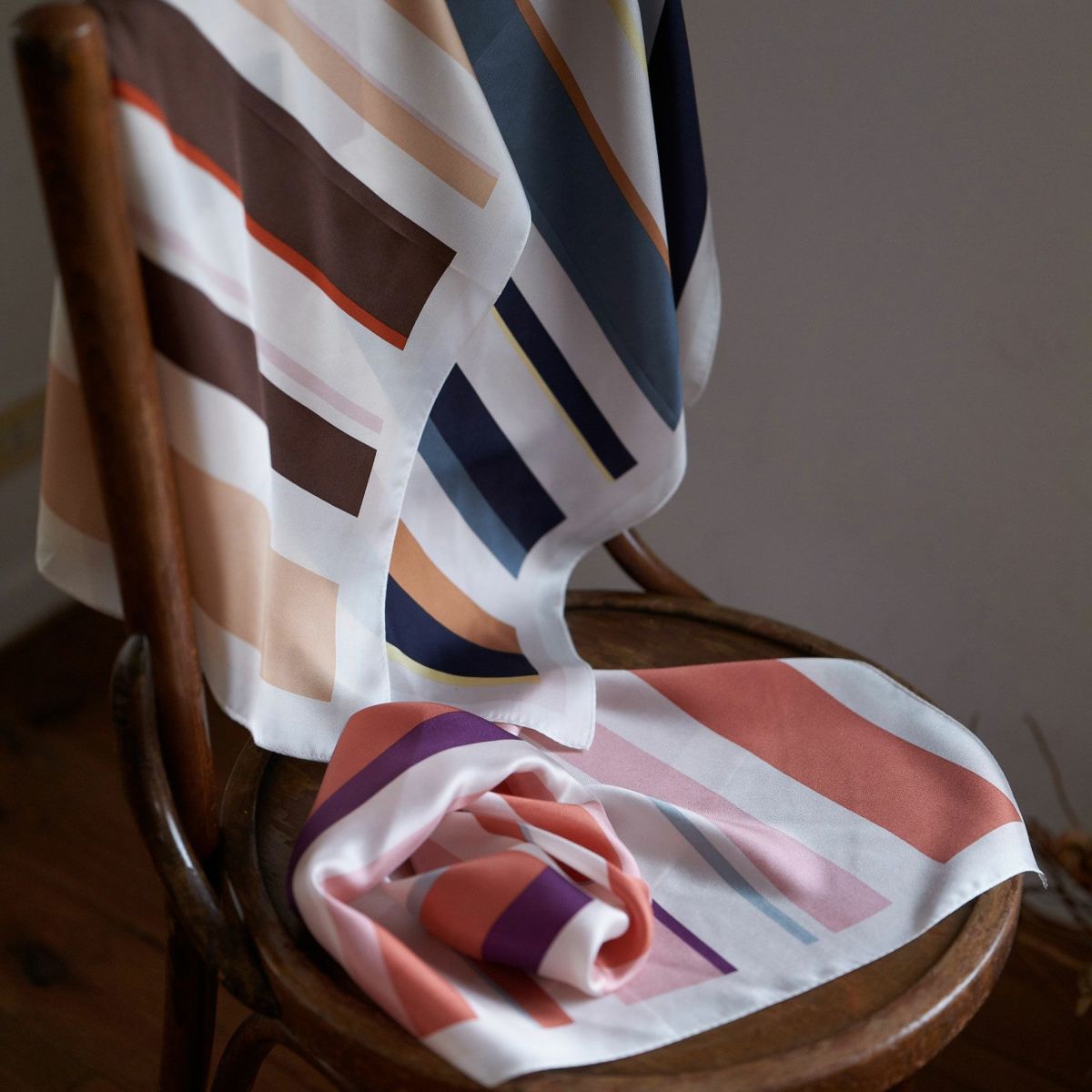 ランダムストライプスカーフ