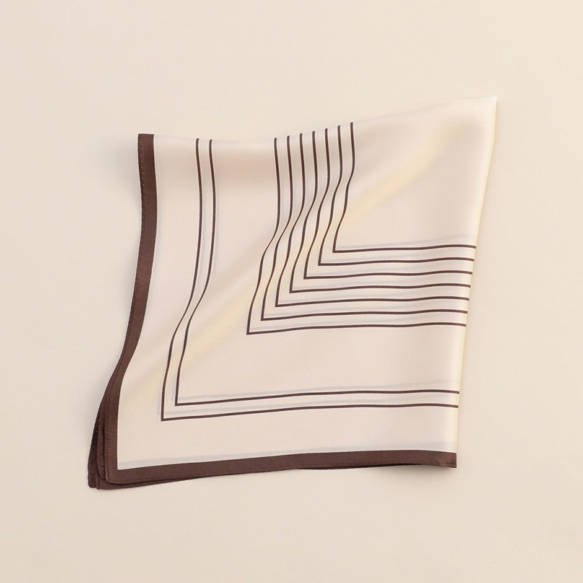 幾何柄4ブロックスカーフ＜ベージュ＞　シルク100%　日本製