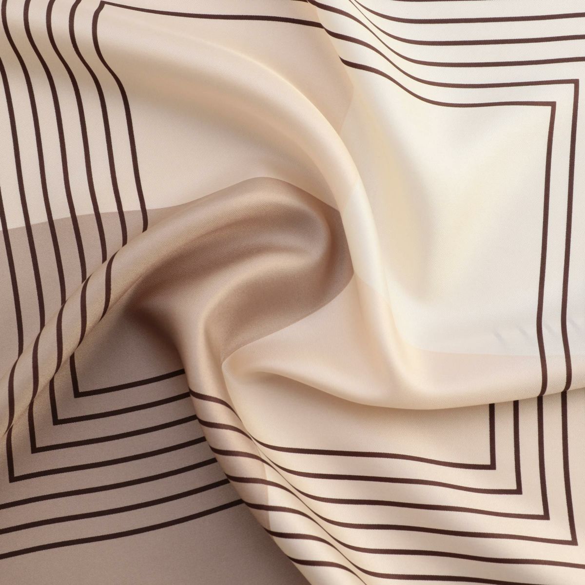 幾何柄4ブロックスカーフ＜ベージュ＞　シルク100%　日本製