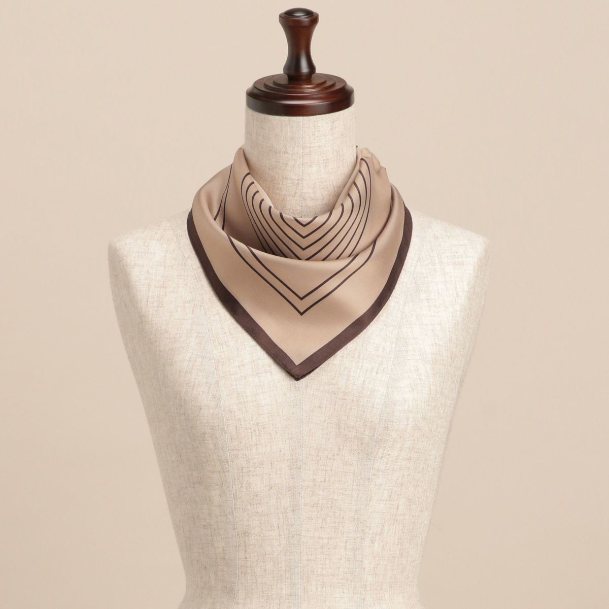 幾何柄4ブロックスカーフ＜ベージュ＞　シルク100%　日本製
