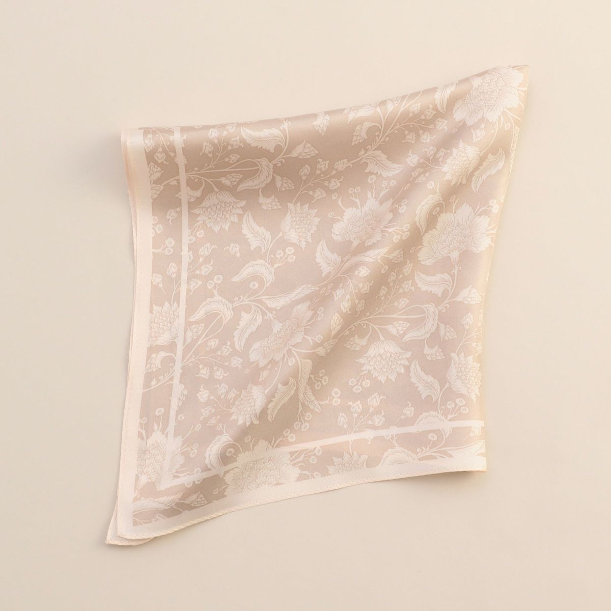 サラサ柄スカーフ