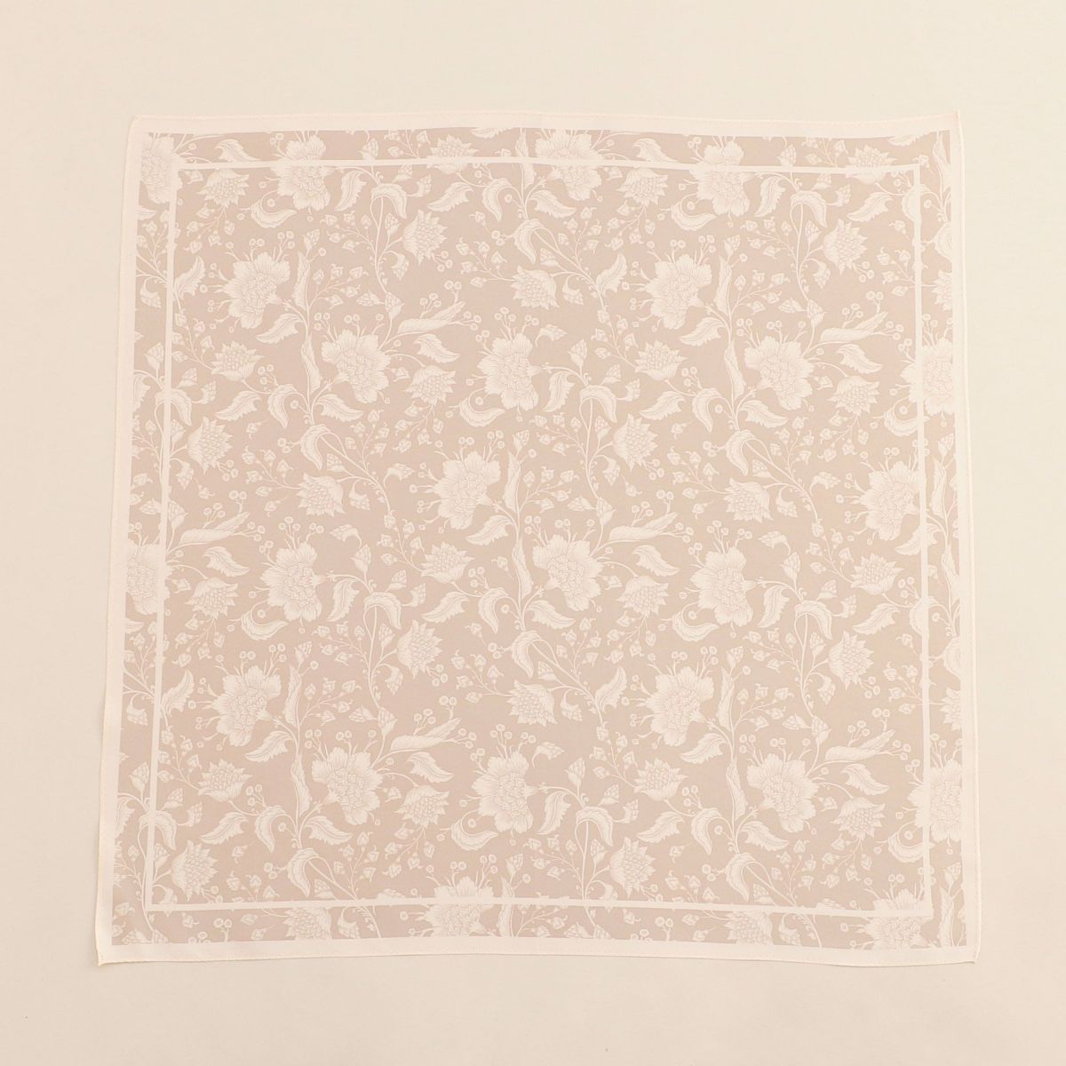 サラサ柄スカーフ