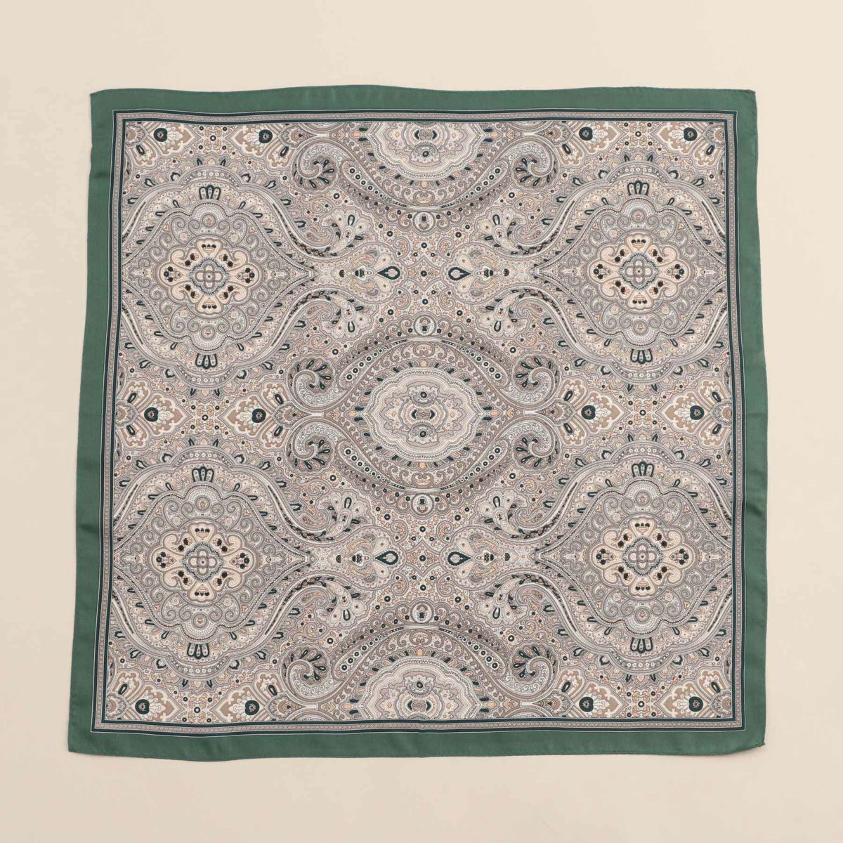 ペイズリースカーフ＜グリーン＞　シルク100%　日本製