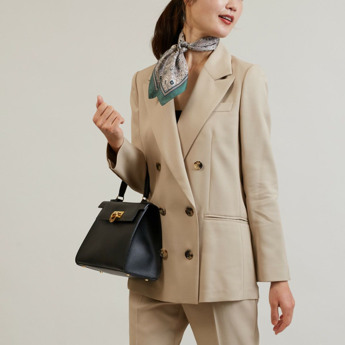 ペイズリースカーフ＜グリーン＞　シルク100%　日本製