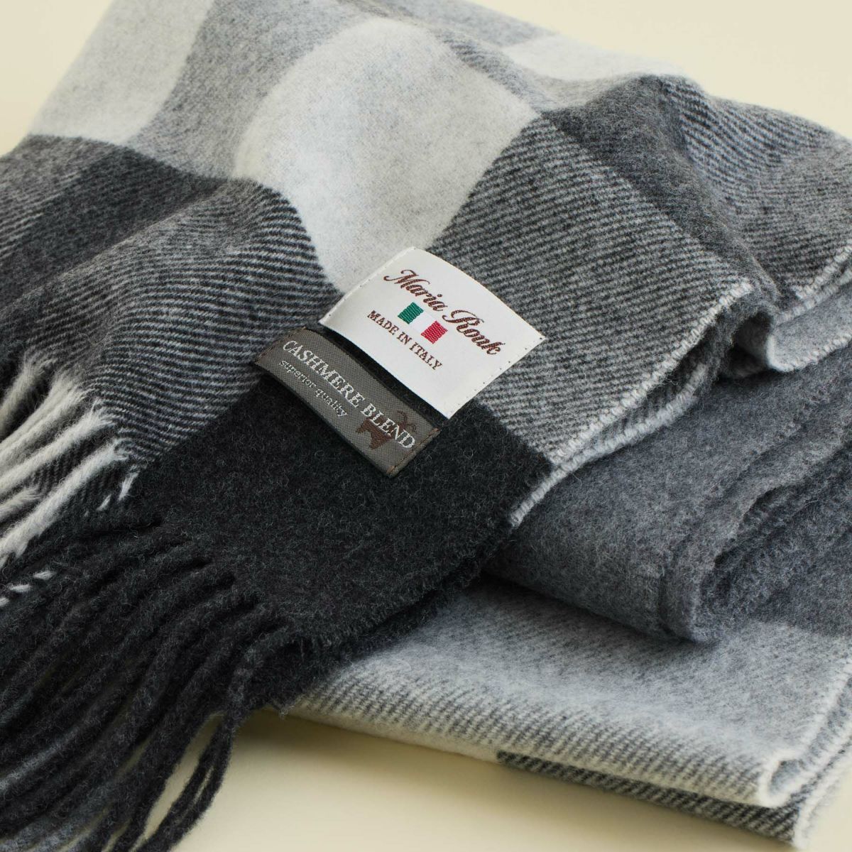 イタリア製カシミヤブレンドラインチェックストール