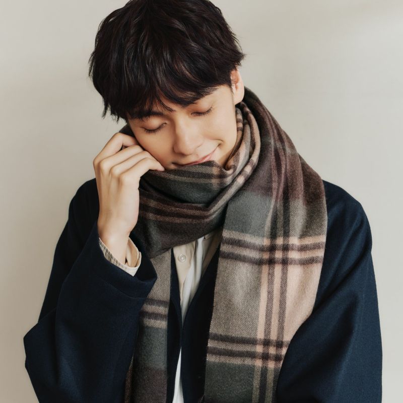 カシミヤ100%大判チェックストール＜カーキ＞