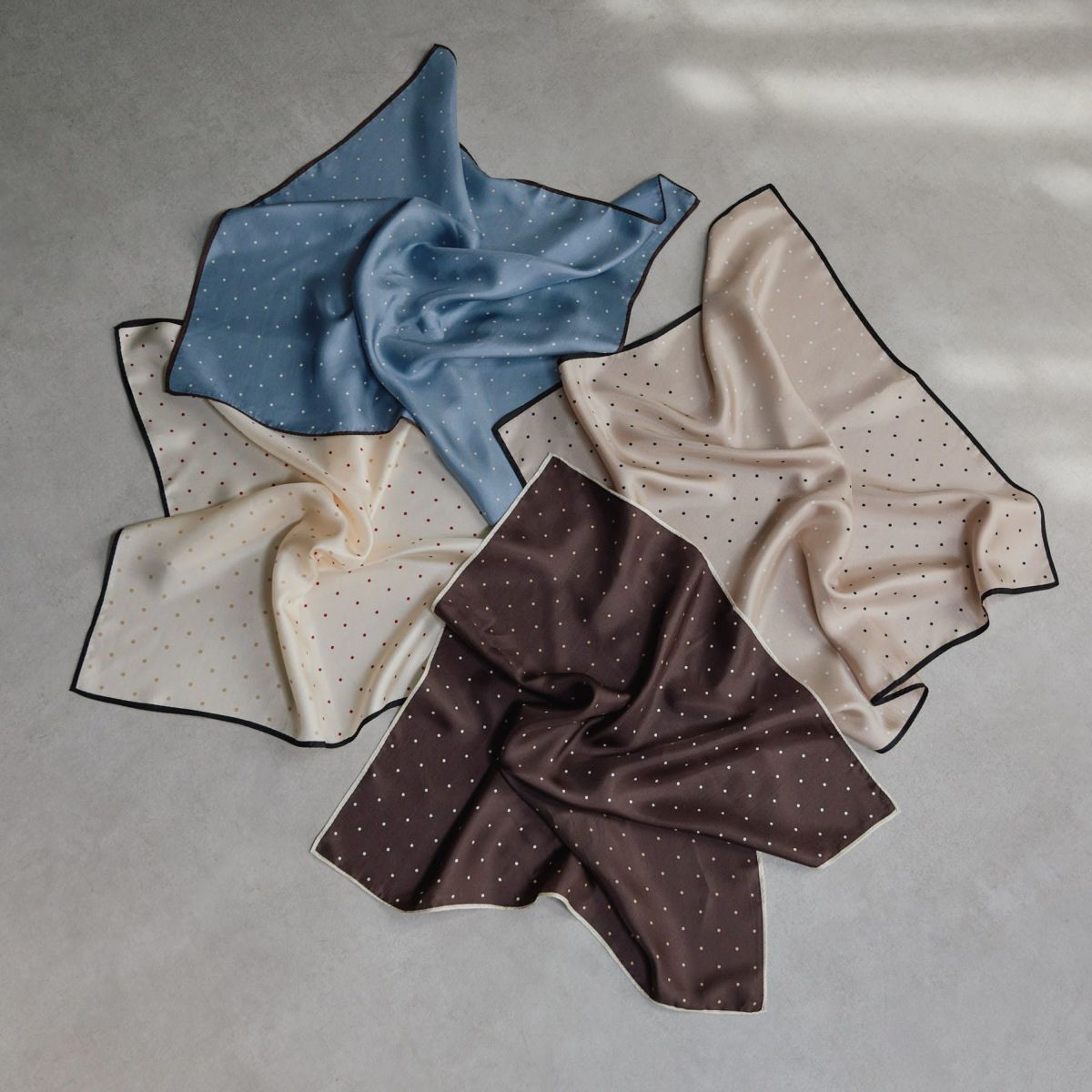 ピンドットスカーフ　シルク100%　日本製