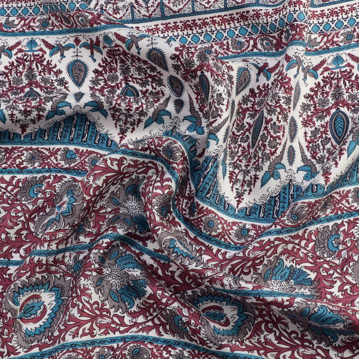 シルク100％　レトロ柄スカーフのパープル