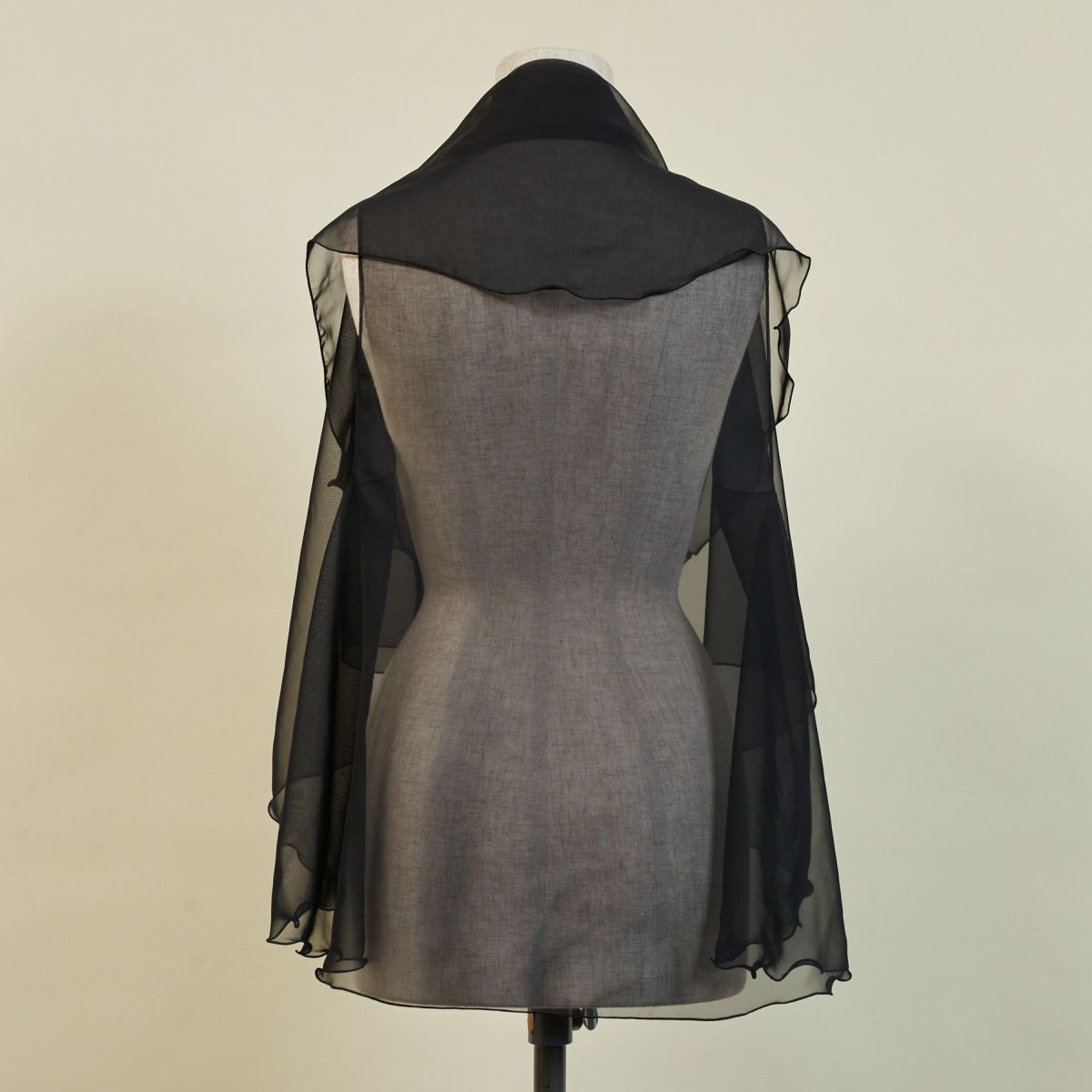 日本製　シフォンケープのブラック