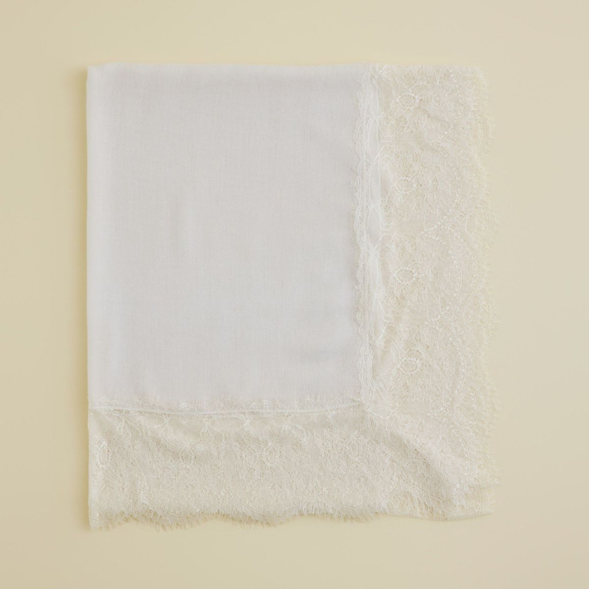 レースストールのエクリュ