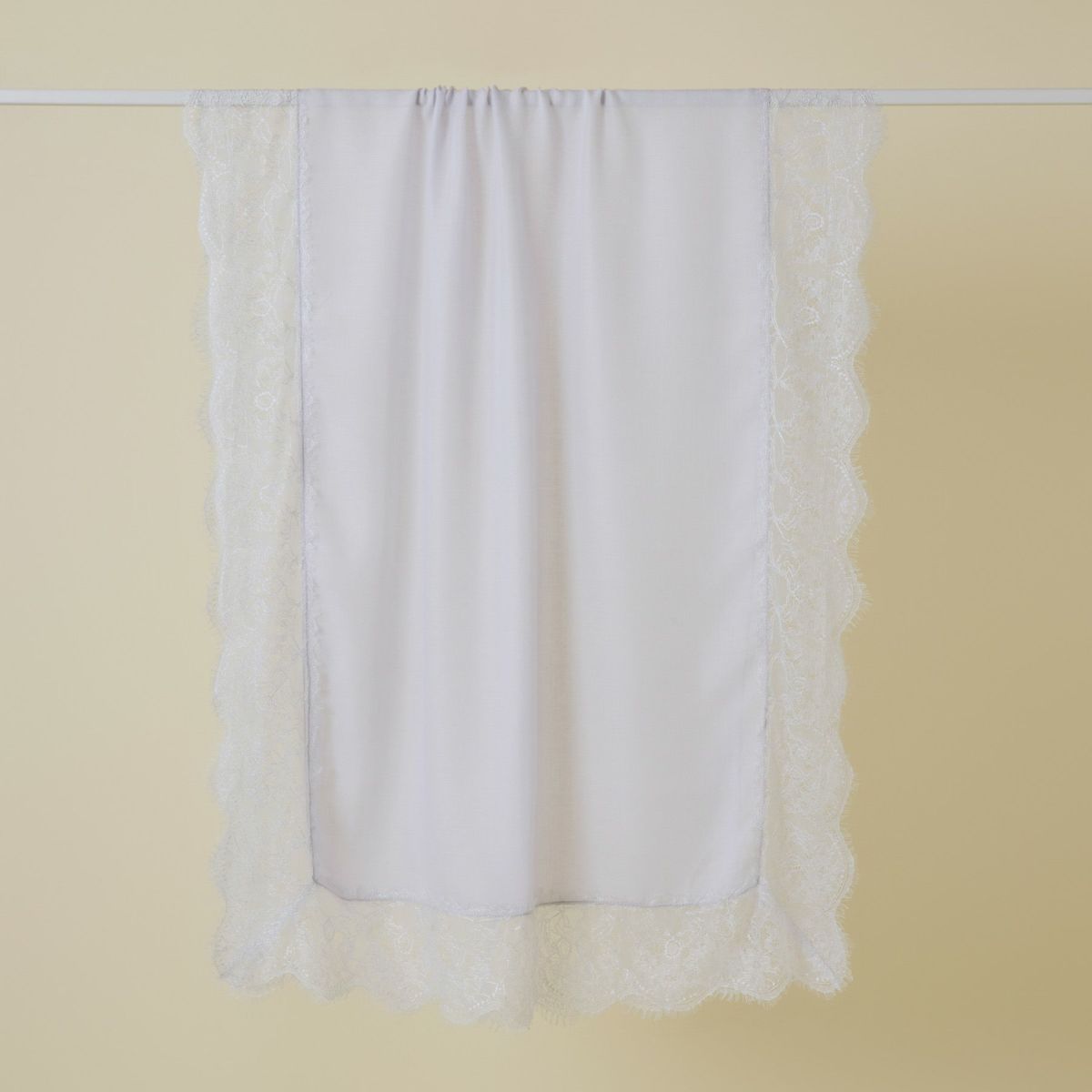 レースストール＜シルバー＞