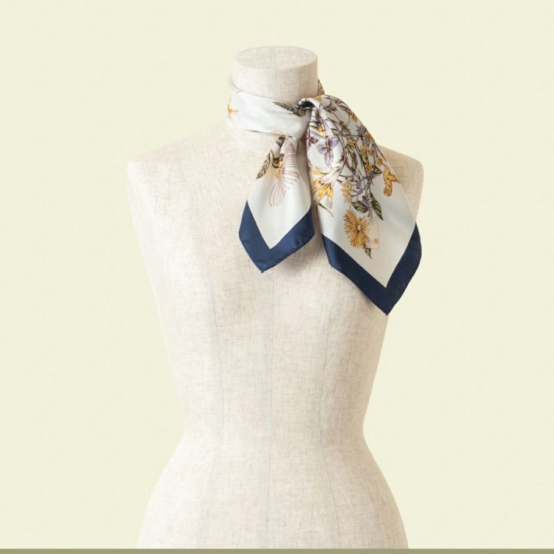  ボタニカルスカーフ＜ネイビー＞　シルク100%　日本製