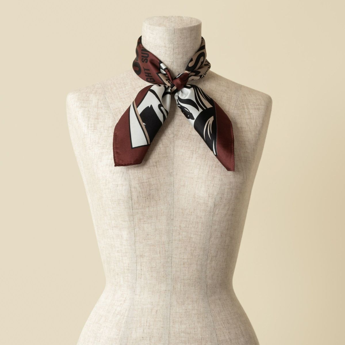 アメコミスカーフ＜ブラウン＞　シルク100%　日本製