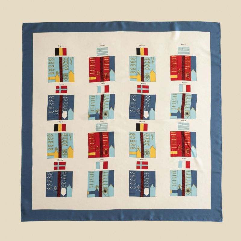 シルク100％　国旗柄スカーフのブルー