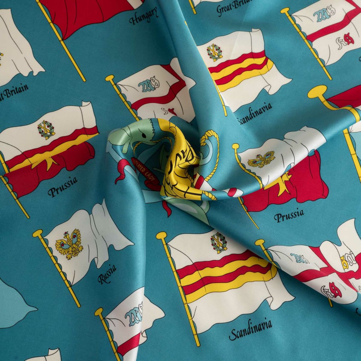 旗柄スカーフ＜グリーン＞　シルク100%　日本製