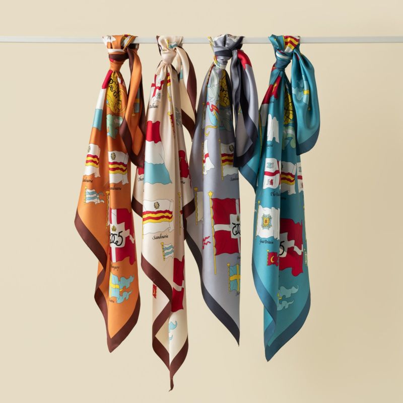 旗柄スカーフ　シルク100%　日本製