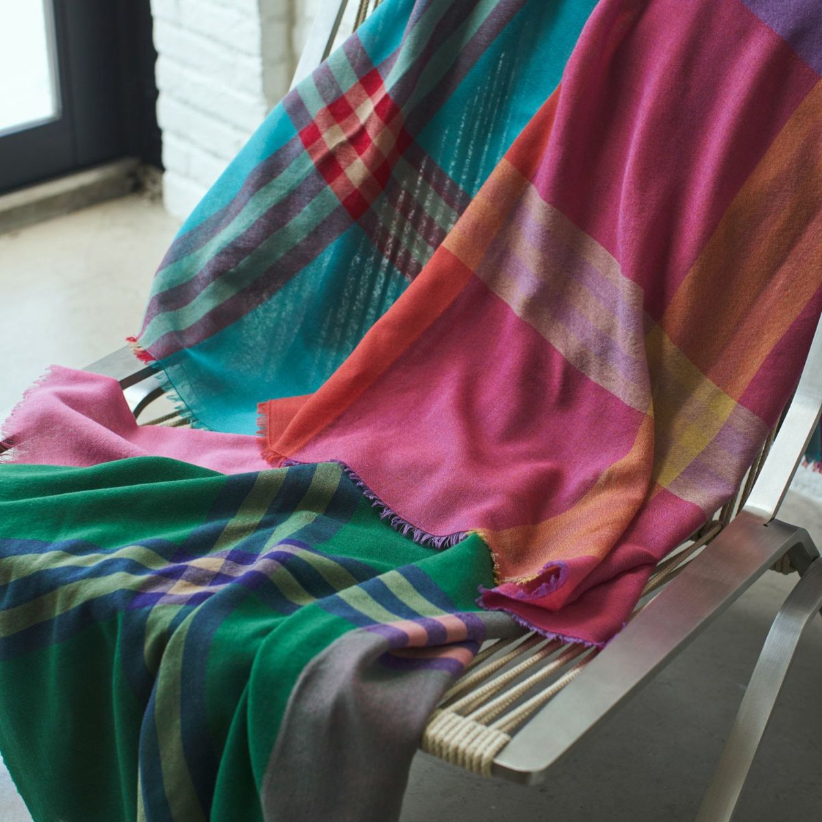  カシミヤブレンドスクエア大判チェックストール 日本製