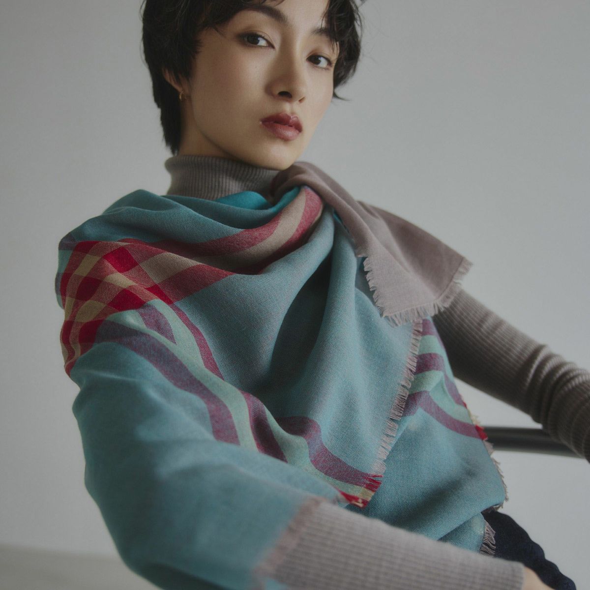  カシミヤブレンドスクエア大判チェックストール 日本製＜モカ＞
