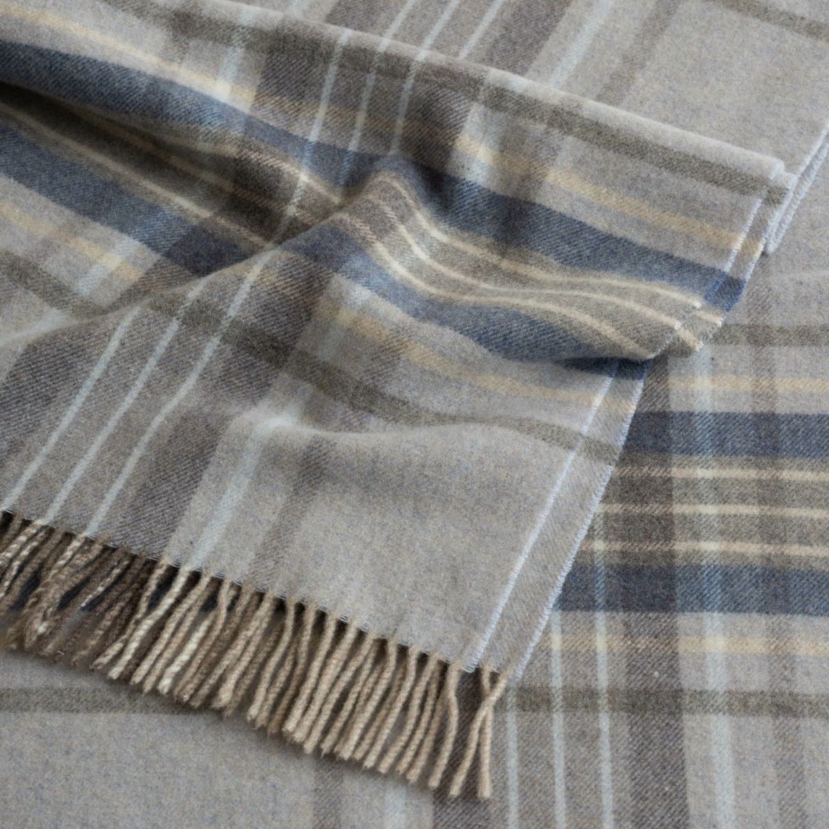  イタリア製ウール100％ 杢チェックケープ＜ブルー＞