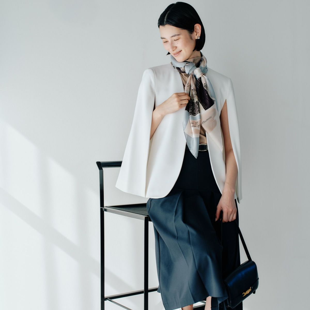  ロートレックペイントスカーフ＜サックスブルー＞