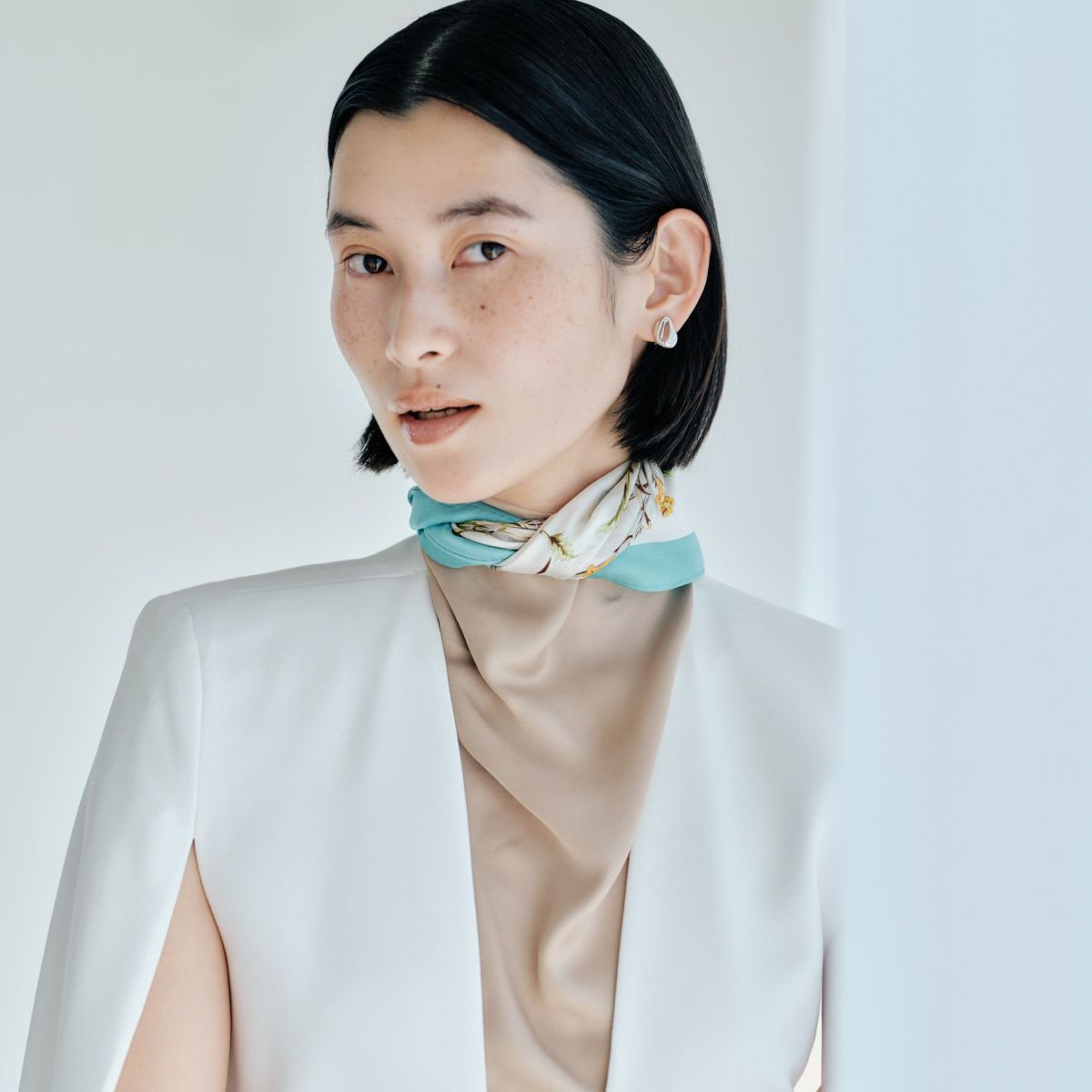 ボタニカルスカーフ＜ターコイズ＞　シルク100%　日本製