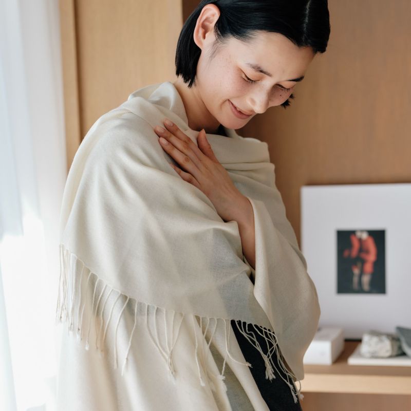 シルクカシミヤストール＜ホワイト＞