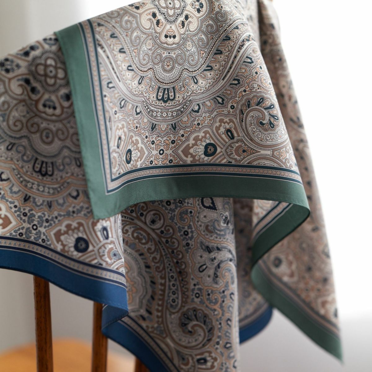 ペイズリースカーフ