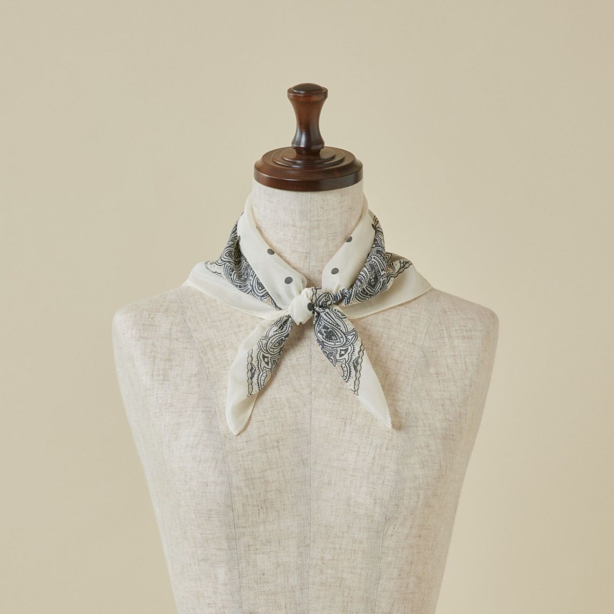 シルク綿ペイズリーウォッシャブルスカーフ＜アイボリー＞　日本製