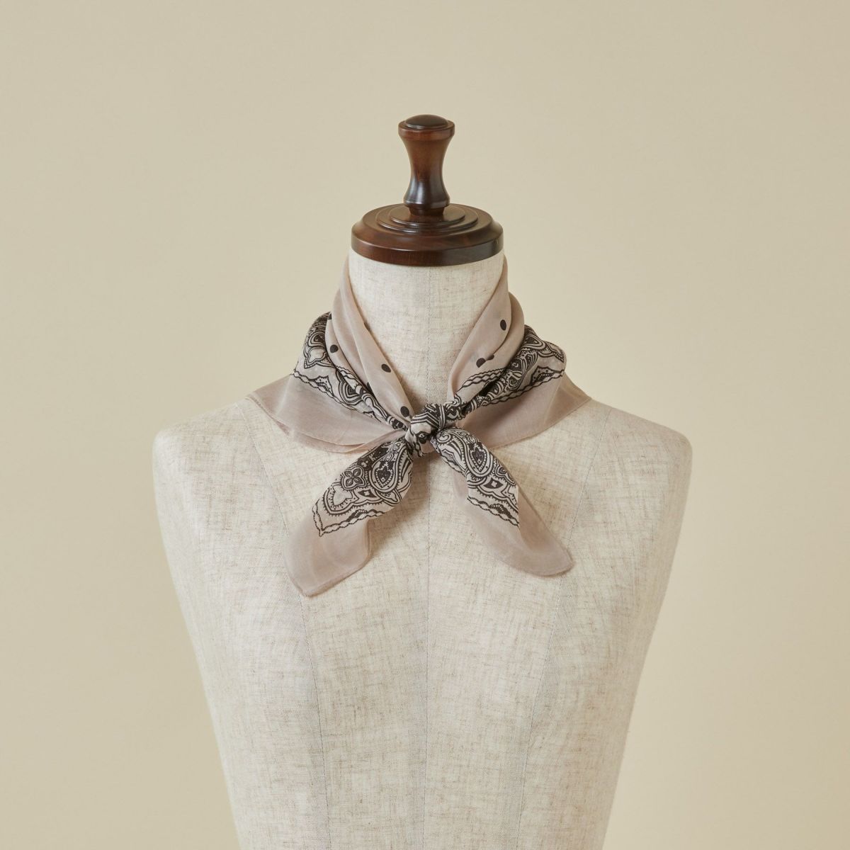 シルク綿ペイズリーウォッシャブルスカーフ＜サンドベージュ＞　日本製