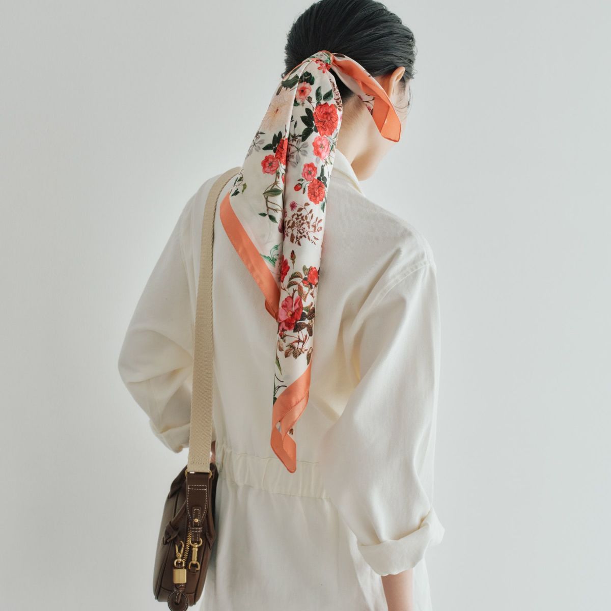 小花柄ウォッシャブルスカーフ＜オレンジ＞　イタリア製