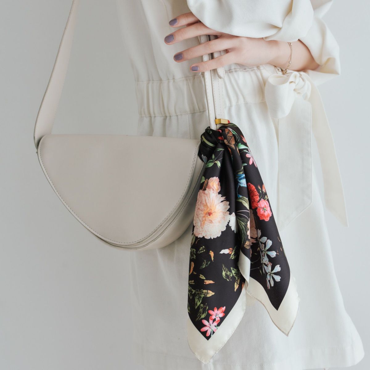  小花柄ウォッシャブルスカーフ＜オフホワイト＞　イタリア製
