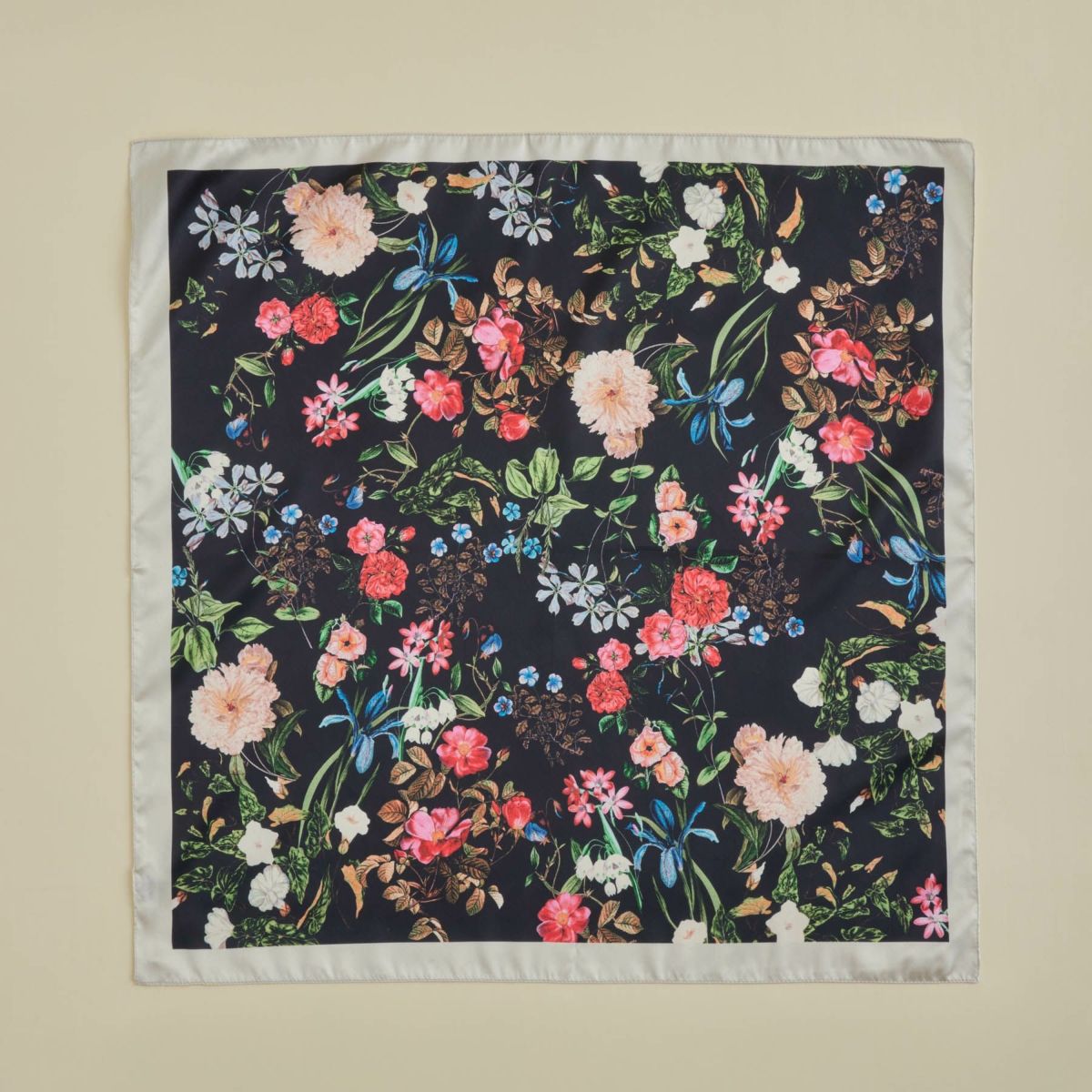  小花柄ウォッシャブルスカーフ＜オフホワイト＞　イタリア製