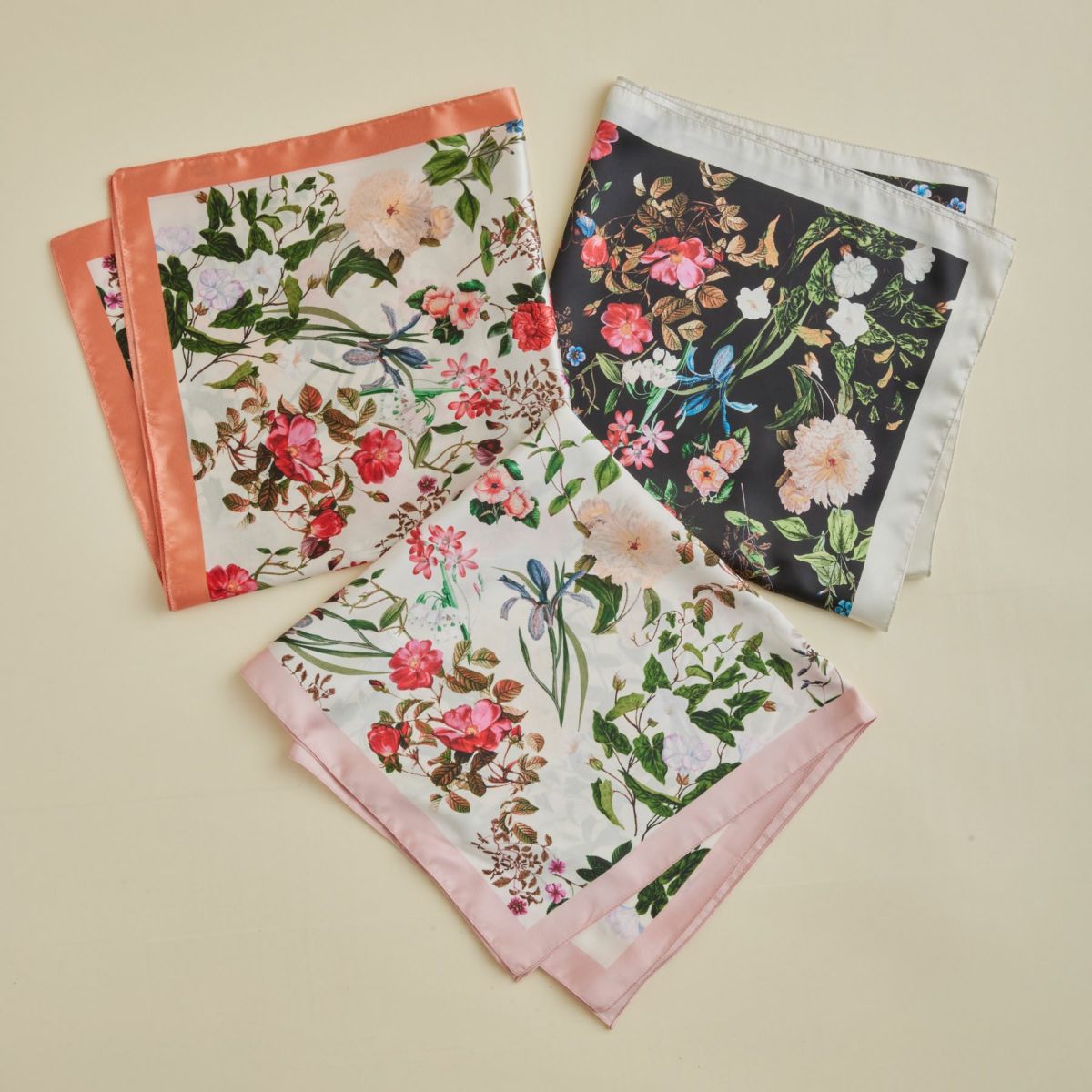  小花柄ウォッシャブルスカーフ＜オフホワイト＞　イタリア製