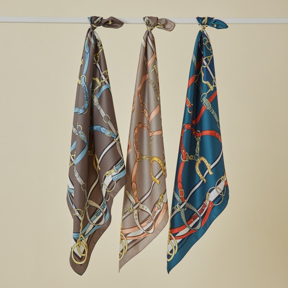 ベルト柄ウォッシャブルスカーフ＜ネイビー＞　イタリア製