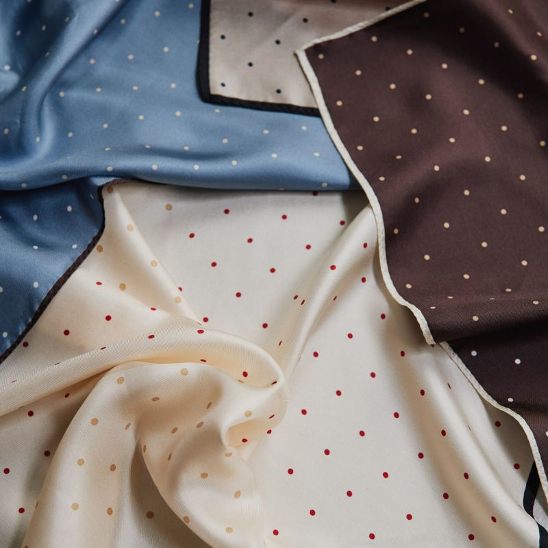 ピンドットスカーフ　シルク100%　日本製