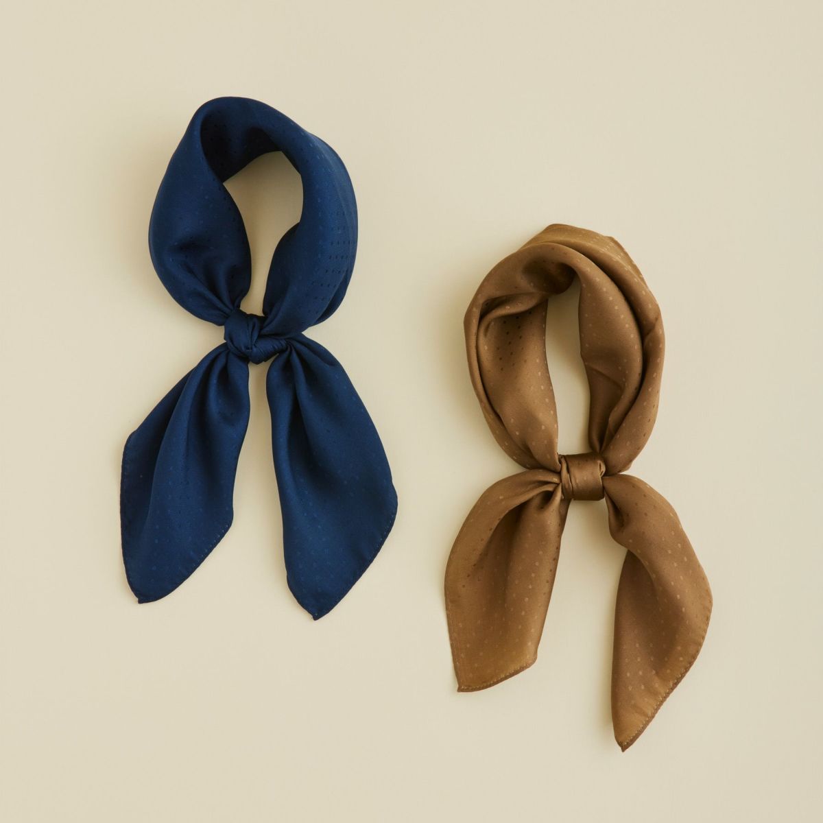 シルクジャカードドットスカーフ＜マスタード＞　シルク100%　日本製