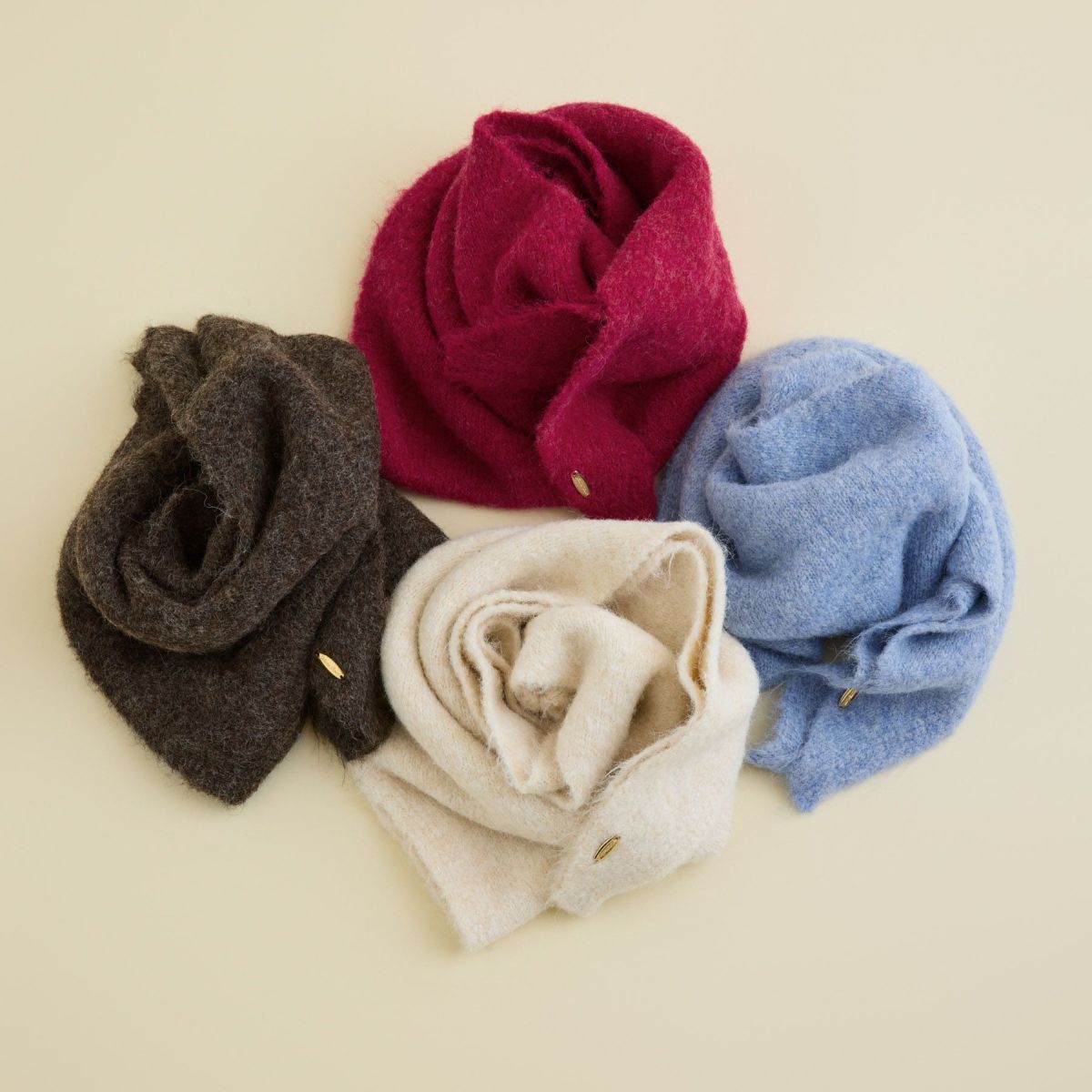 ウールブレンド三角ショール