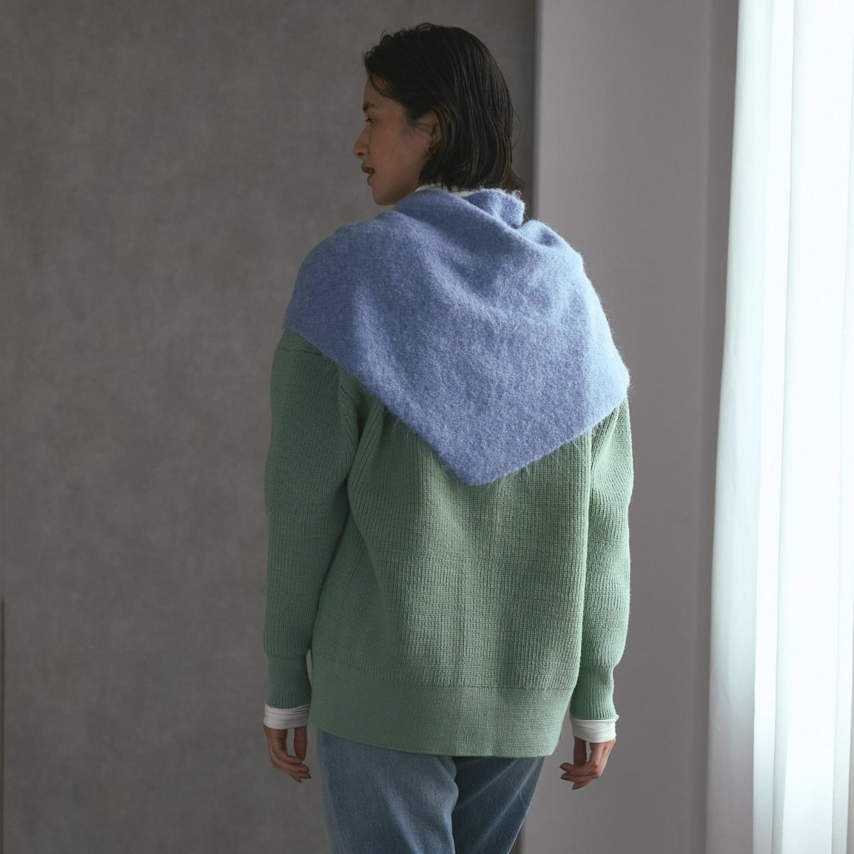 ウールブレンド三角ショール