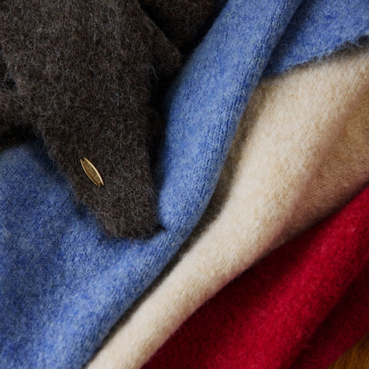 ウールブレンド三角ショール