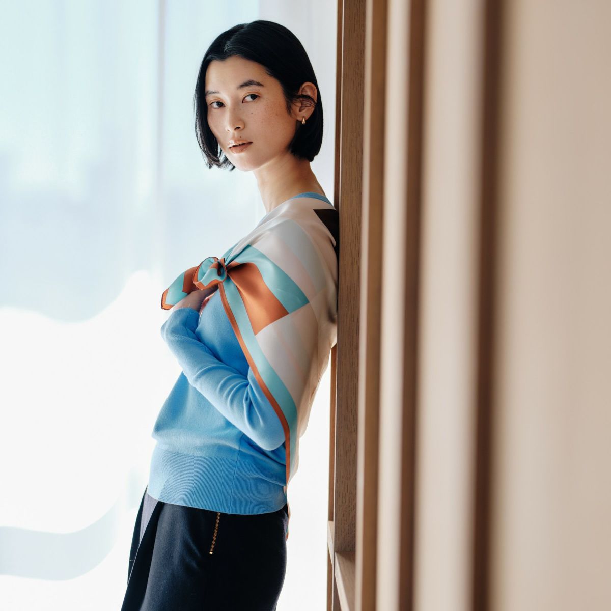 幾何柄スカーフ＜オレンジ＞　シルク100%　日本製