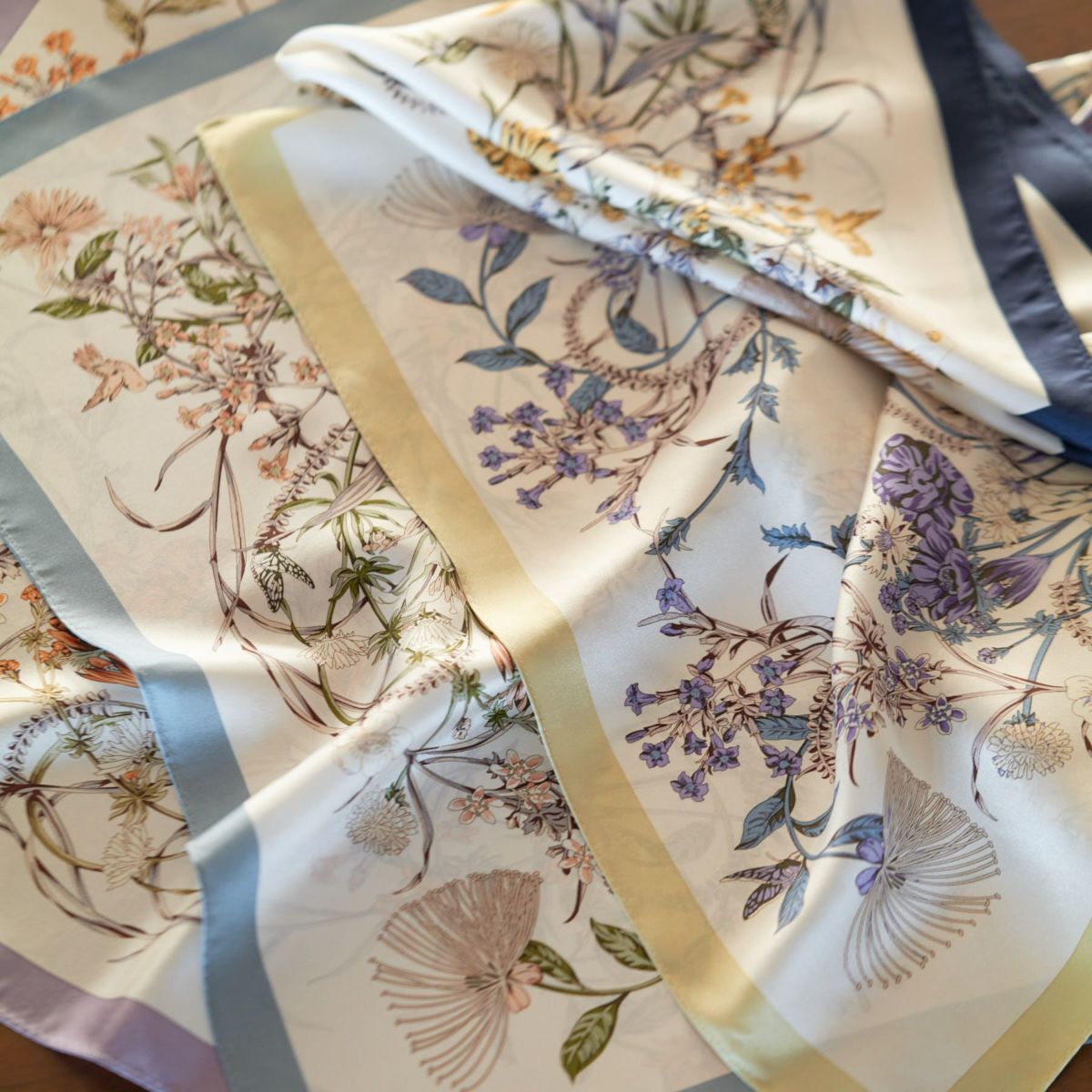 ボタニカルスカーフ